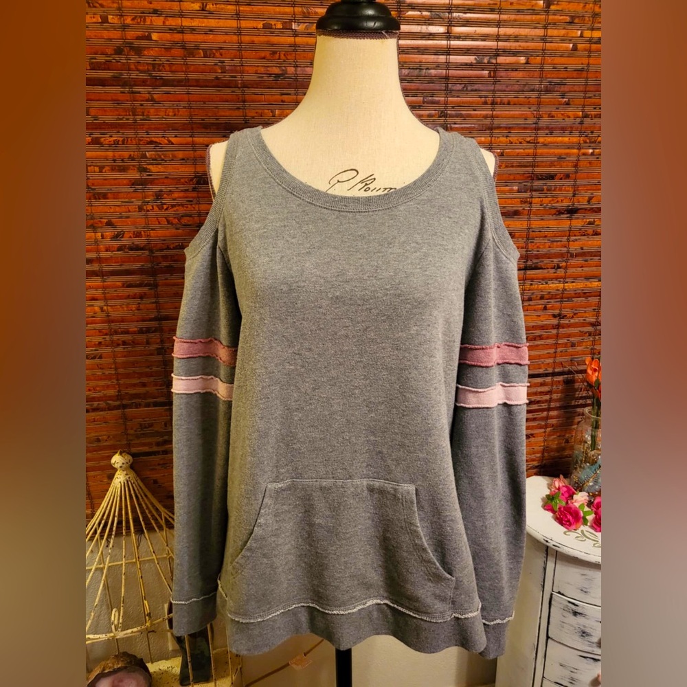 Maurices Gray and Pink Off-the-Shoulder Sweater
No Size Tag